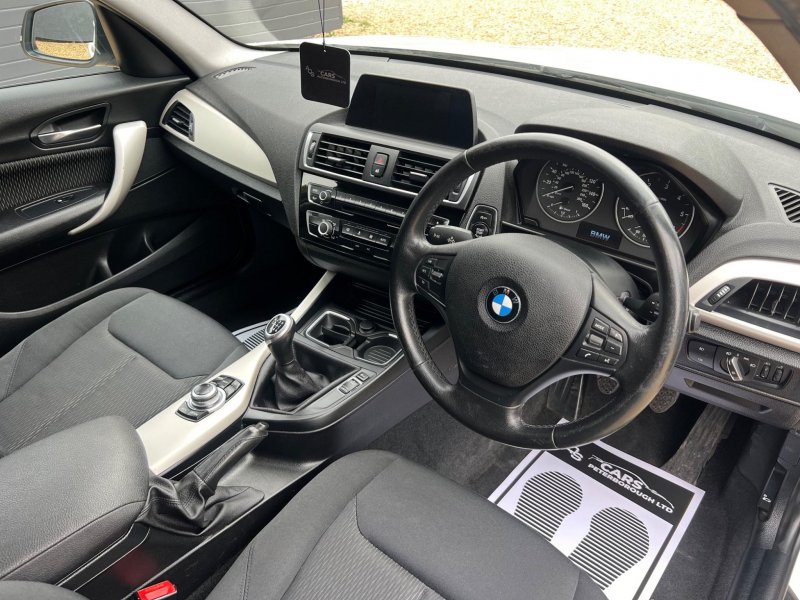 BMW 1 SERIES