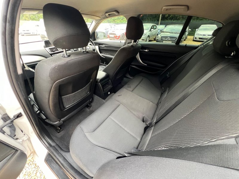 BMW 1 SERIES