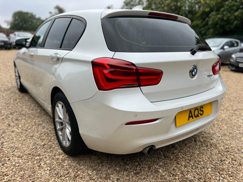 BMW 1 SERIES