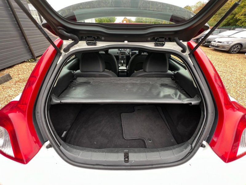 VOLVO C30