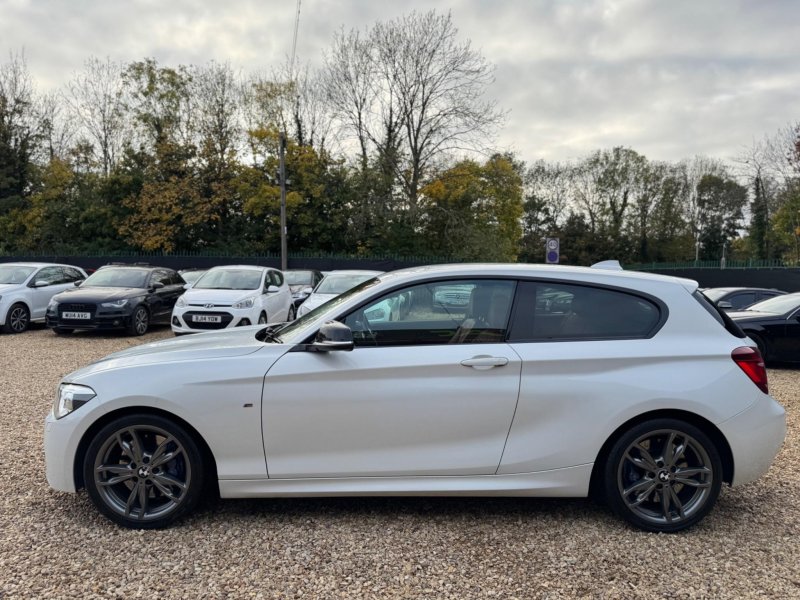 BMW 1 SERIES