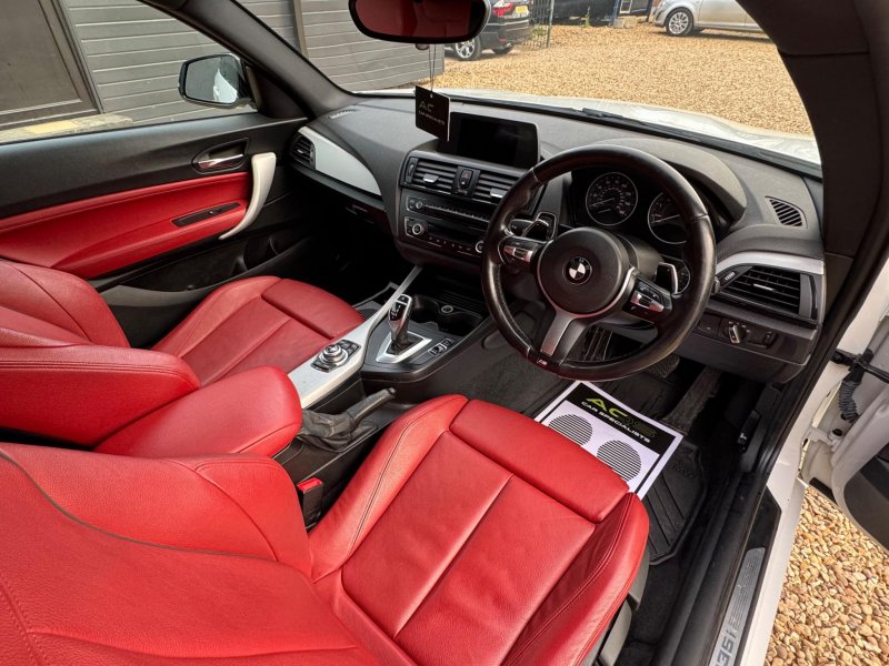 BMW 1 SERIES