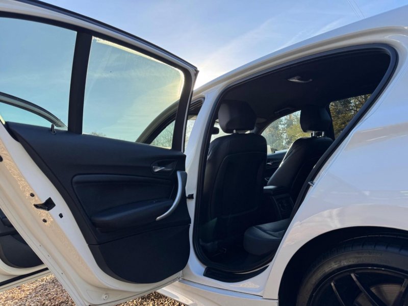 BMW 1 SERIES