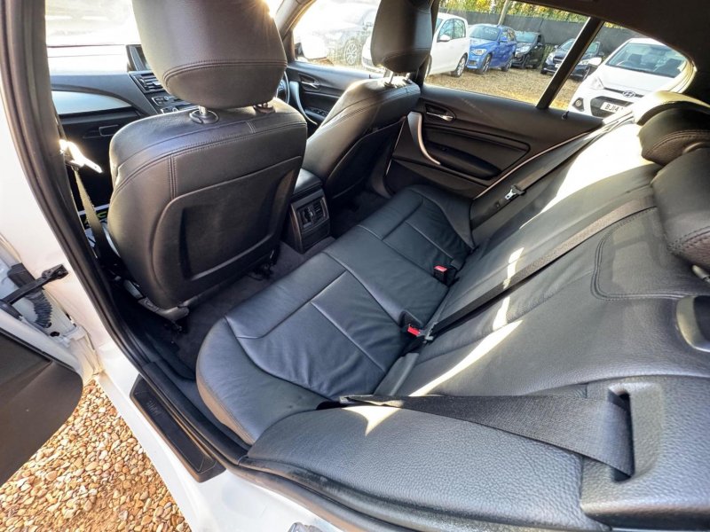 BMW 1 SERIES