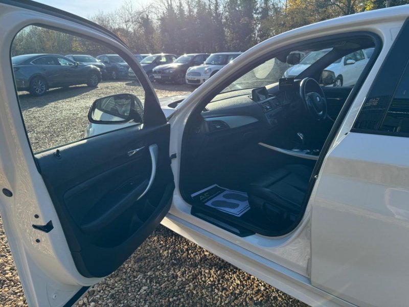 BMW 1 SERIES