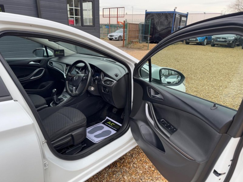 VAUXHALL ASTRA