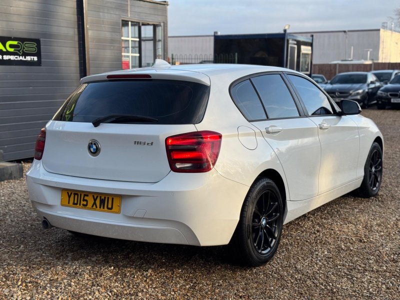 BMW 1 SERIES