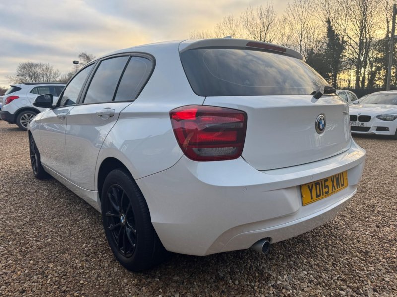 BMW 1 SERIES