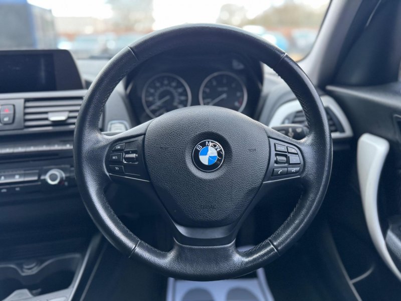BMW 1 SERIES