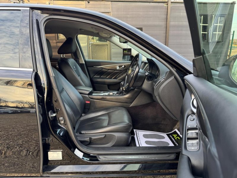 INFINITI Q50