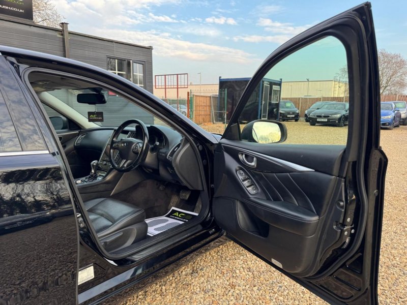 INFINITI Q50