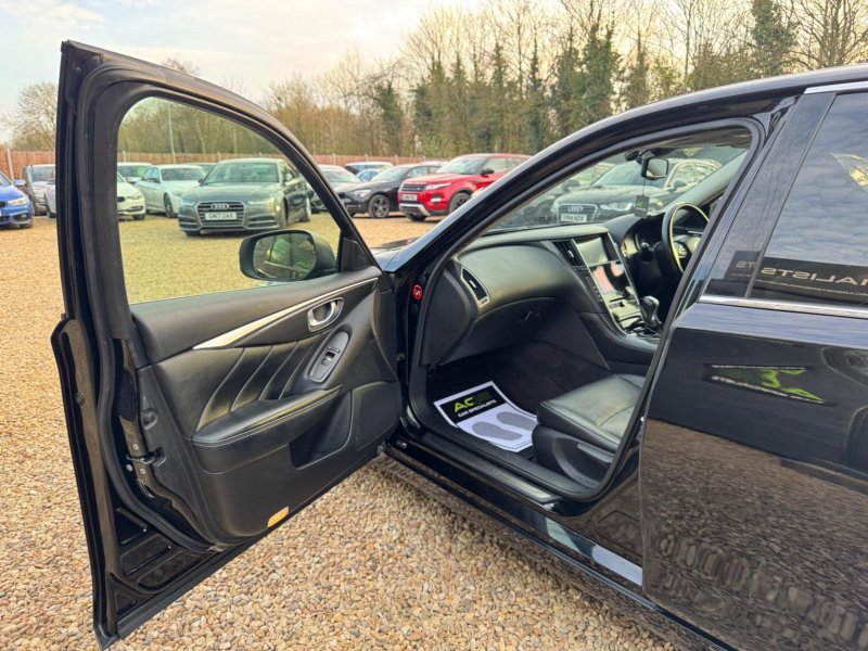 INFINITI Q50