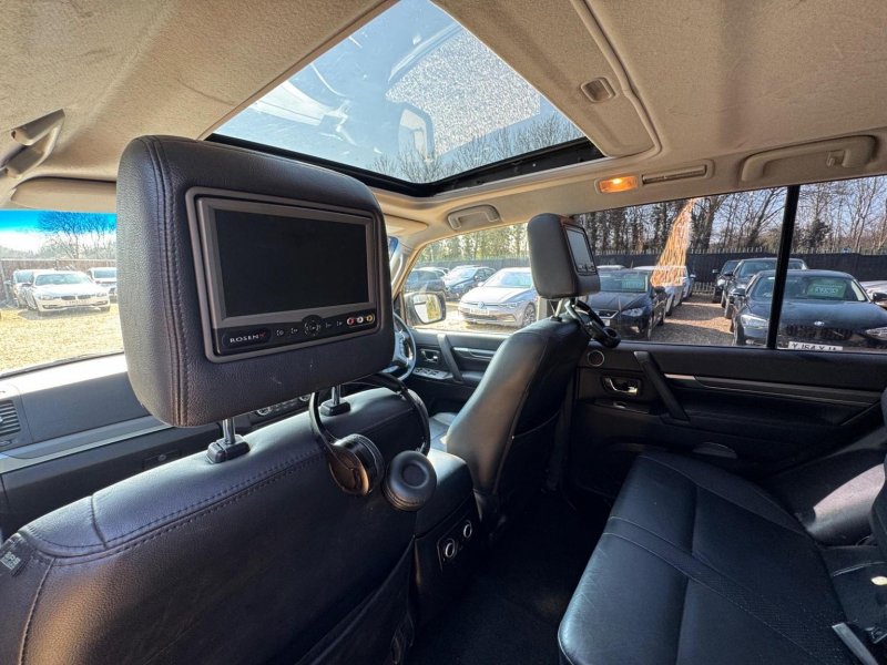 MITSUBISHI SHOGUN