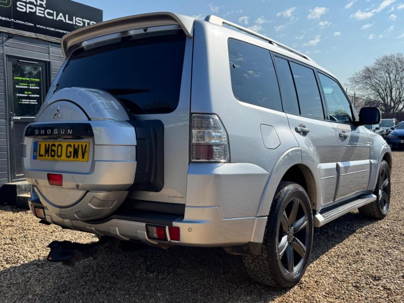 MITSUBISHI SHOGUN