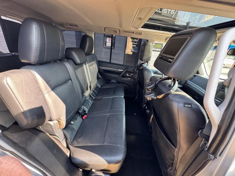 MITSUBISHI SHOGUN