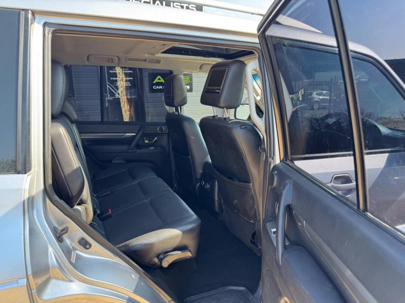 MITSUBISHI SHOGUN