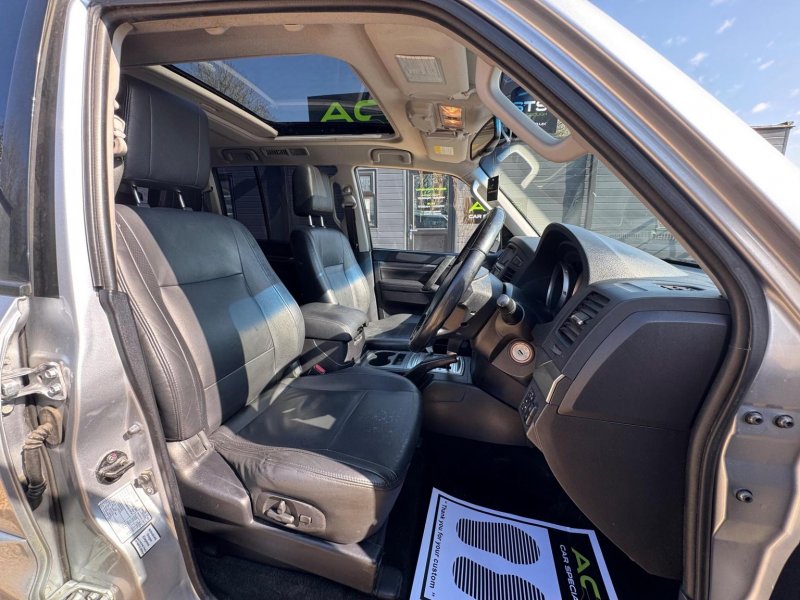 MITSUBISHI SHOGUN