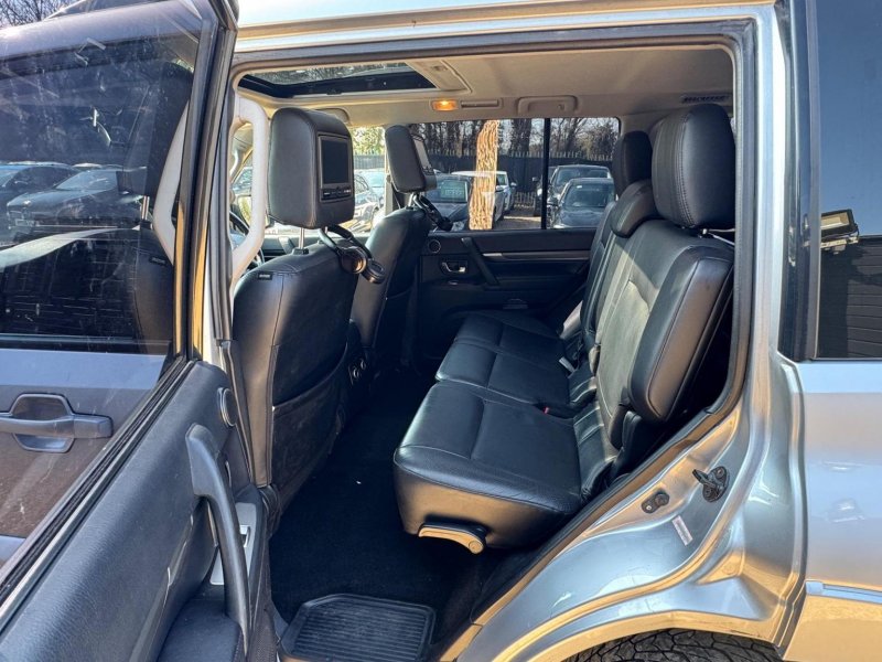 MITSUBISHI SHOGUN