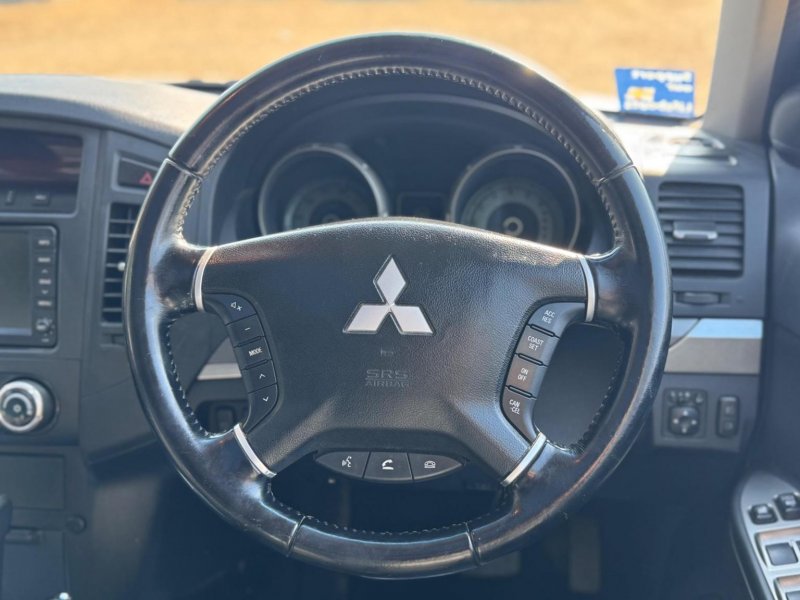 MITSUBISHI SHOGUN