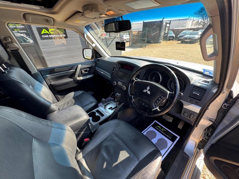 MITSUBISHI SHOGUN