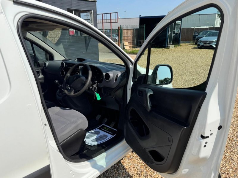PEUGEOT PARTNER
