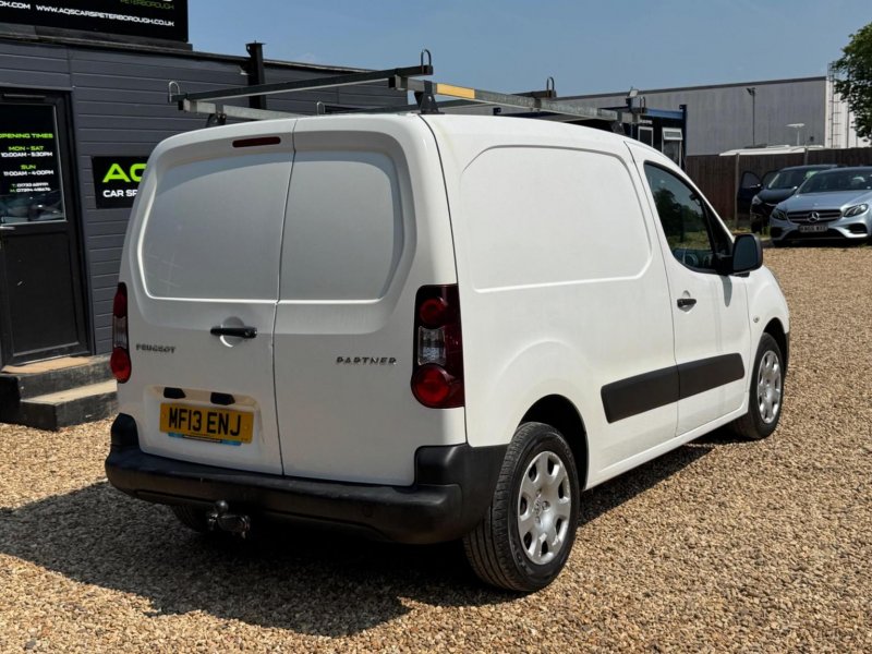 PEUGEOT PARTNER